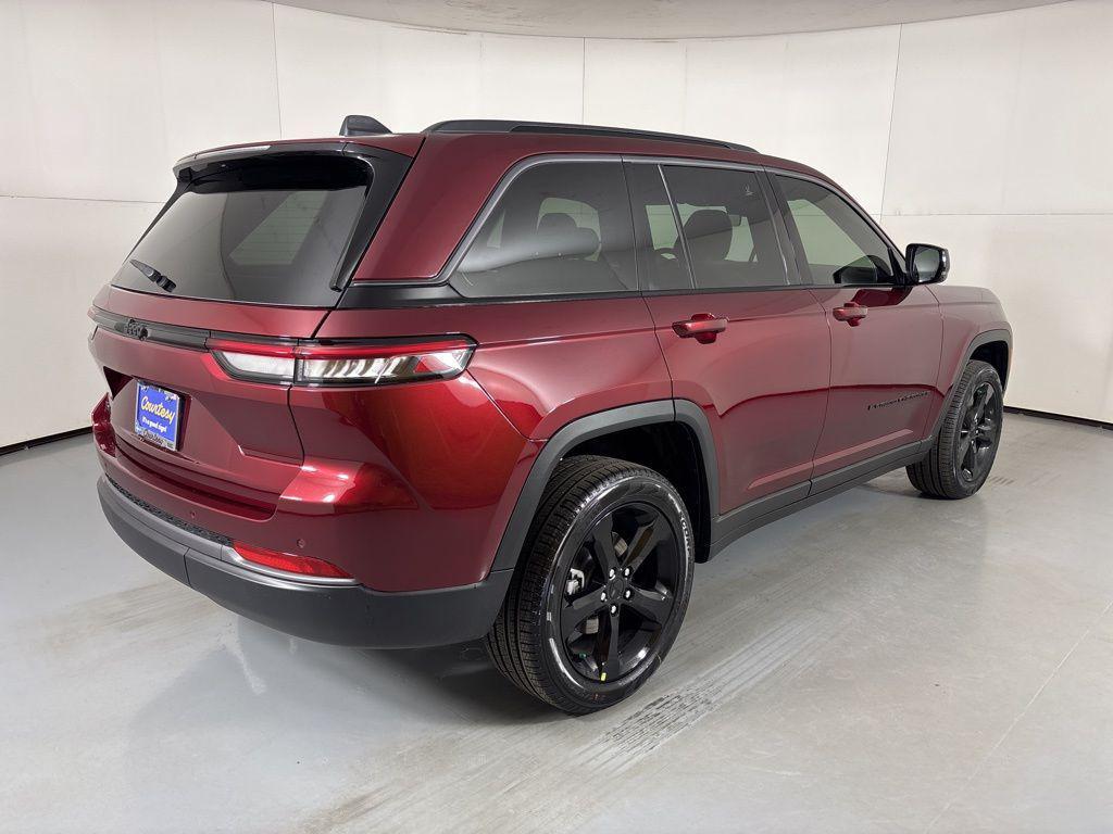 new 2026 Jeep Grand Cherokee car, priced at $47,985