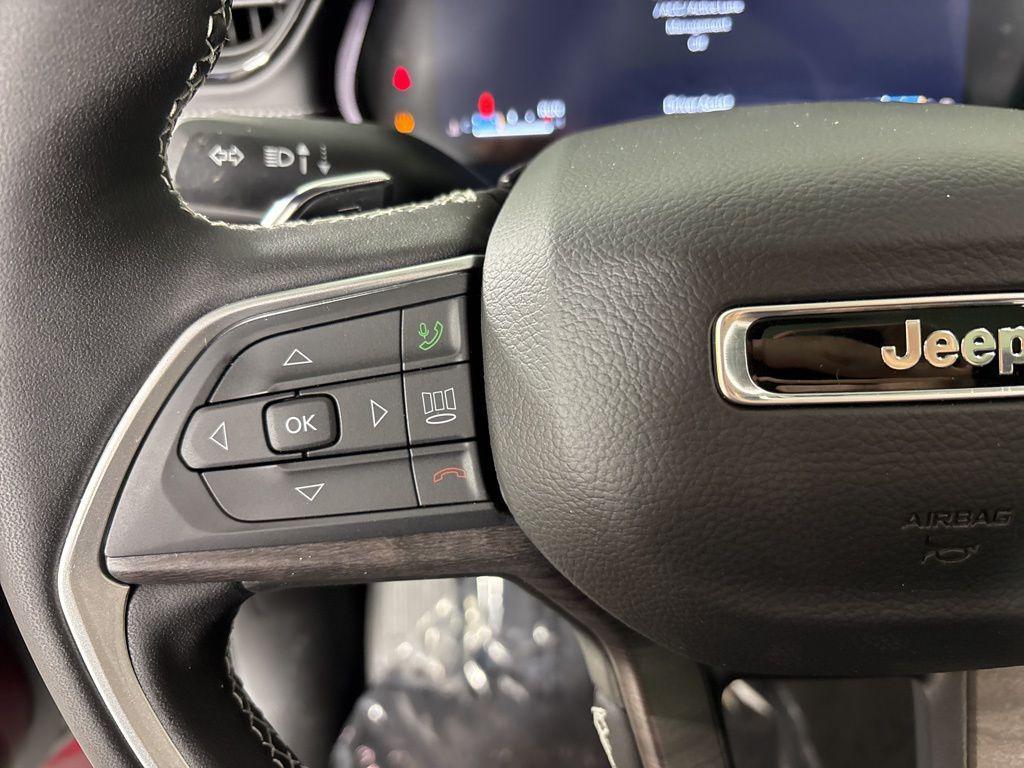 new 2026 Jeep Grand Cherokee car, priced at $47,985