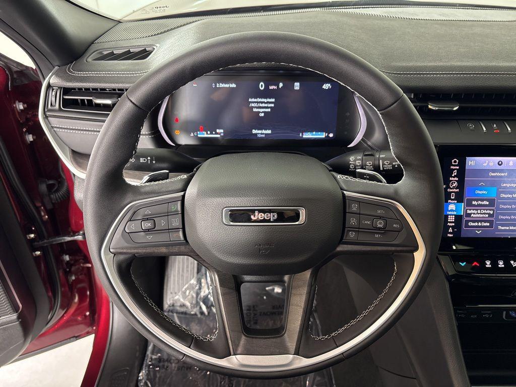 new 2026 Jeep Grand Cherokee car, priced at $47,985