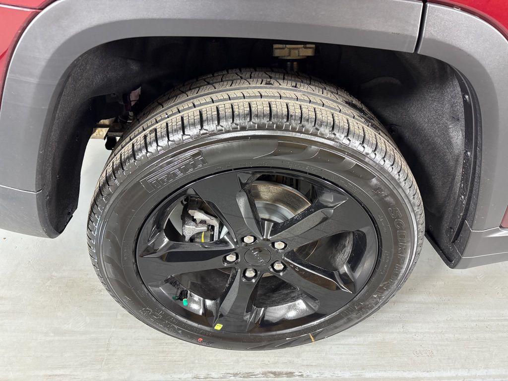 new 2026 Jeep Grand Cherokee car, priced at $47,985