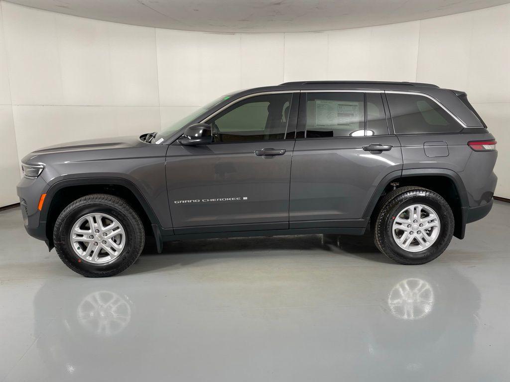 new 2025 Jeep Grand Cherokee car, priced at $30,500