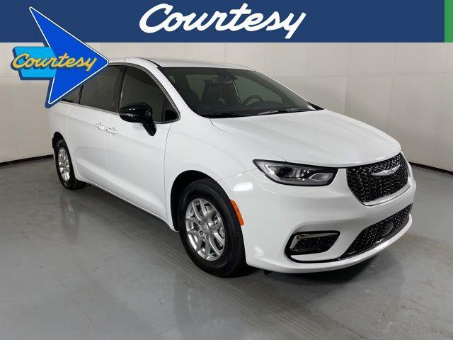 new 2025 Chrysler Pacifica car, priced at $37,445