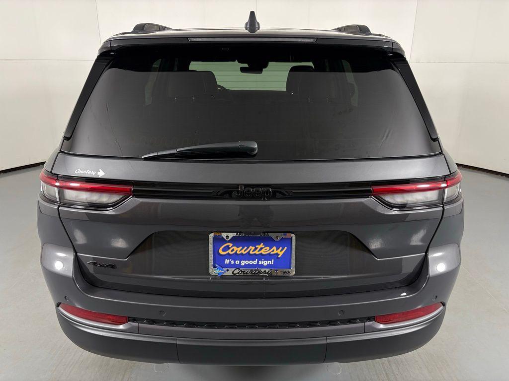 new 2026 Jeep Grand Cherokee car, priced at $46,900