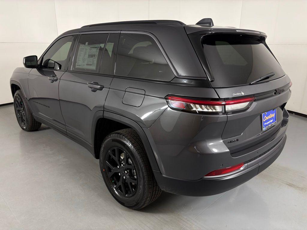 new 2026 Jeep Grand Cherokee car, priced at $46,900