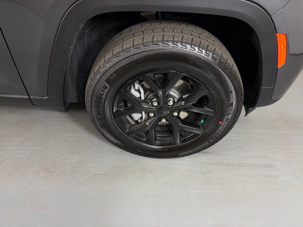 new 2026 Jeep Grand Cherokee car, priced at $46,900