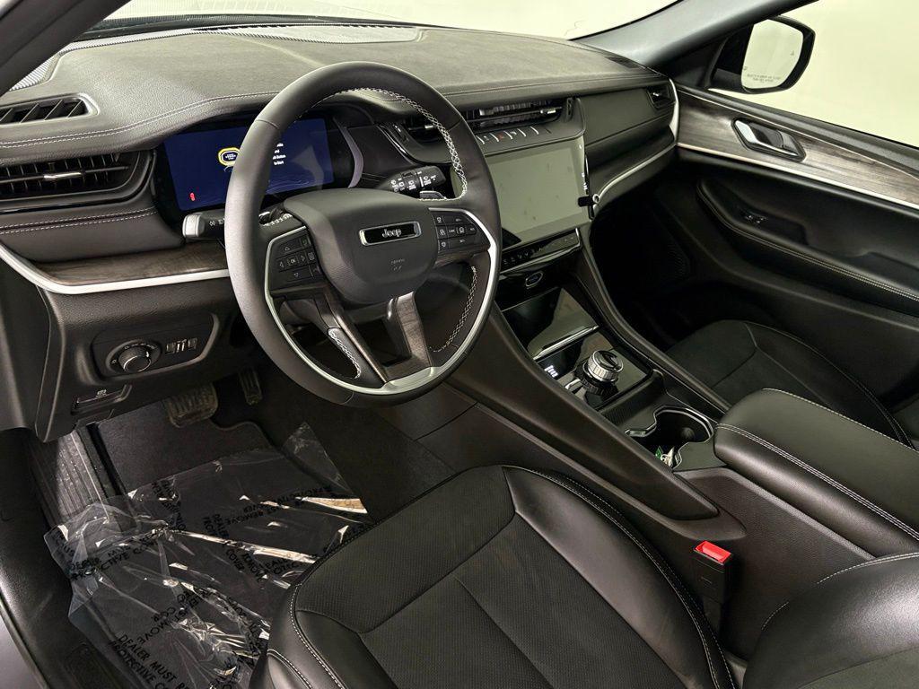 new 2026 Jeep Grand Cherokee car, priced at $46,900