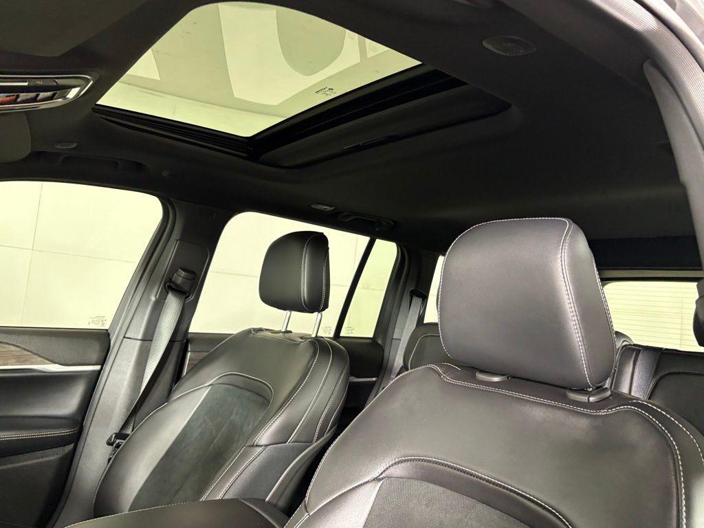 new 2026 Jeep Grand Cherokee car, priced at $46,900