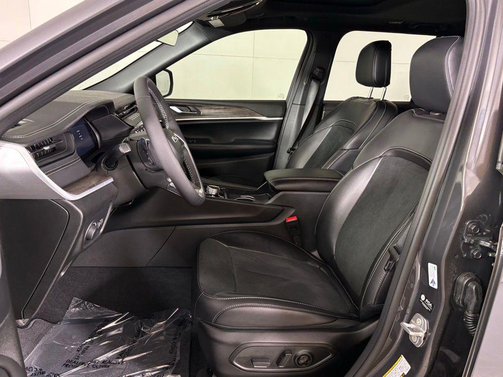 new 2026 Jeep Grand Cherokee car, priced at $46,900