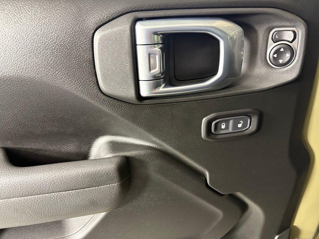 new 2026 Jeep Wrangler car, priced at $46,185