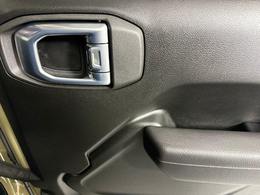 new 2026 Jeep Wrangler car, priced at $46,185