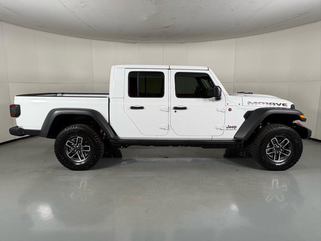 new 2026 Jeep Gladiator car, priced at $46,131