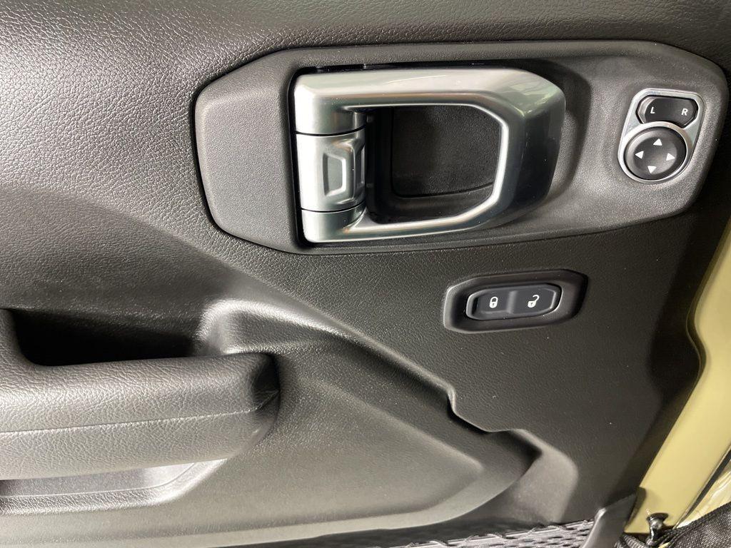 new 2025 Jeep Gladiator car, priced at $39,500