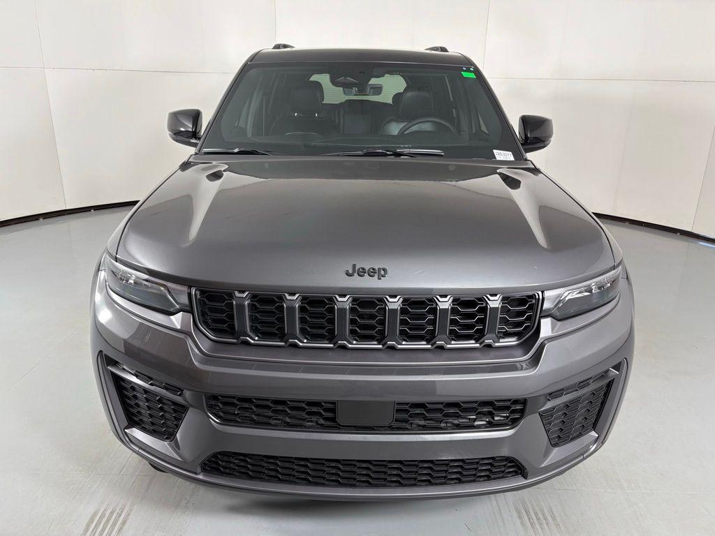 new 2026 Jeep Grand Cherokee car, priced at $37,746