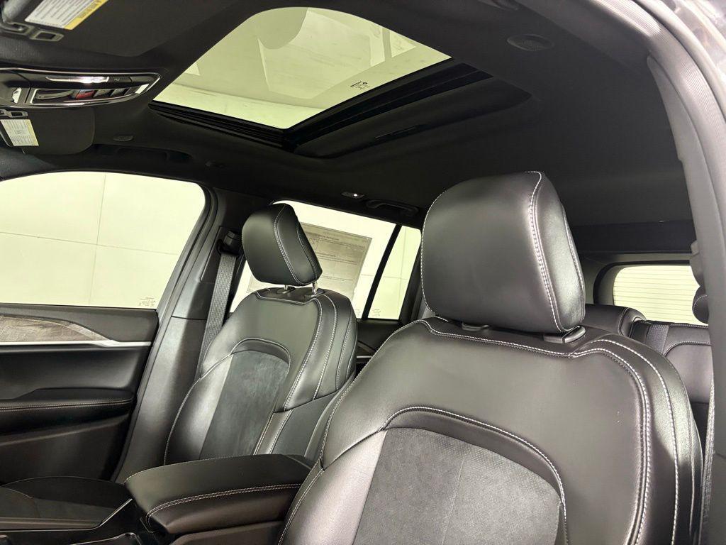 new 2026 Jeep Grand Cherokee car, priced at $37,746
