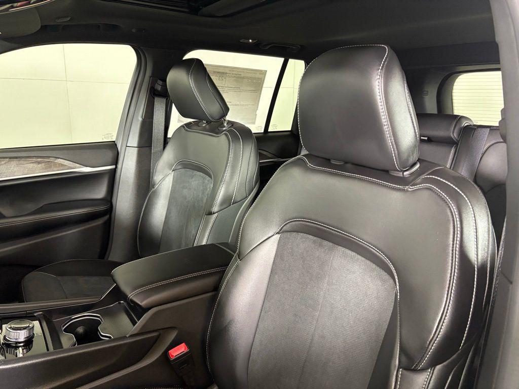 new 2026 Jeep Grand Cherokee car, priced at $37,746