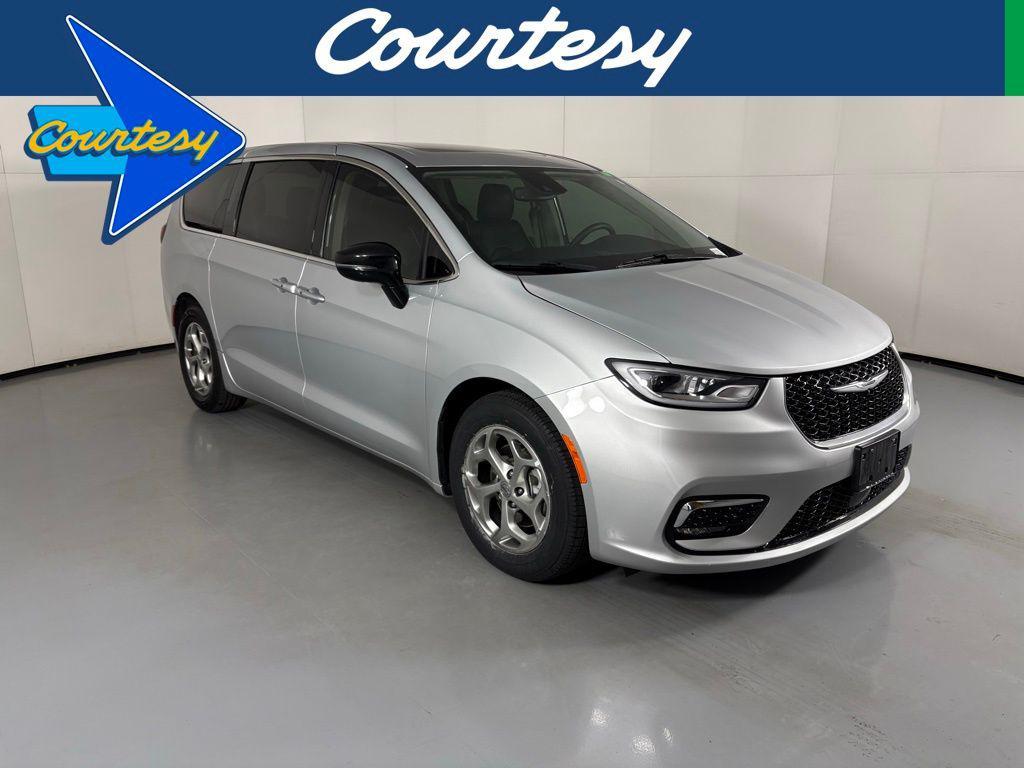 used 2024 Chrysler Pacifica car, priced at $27,400