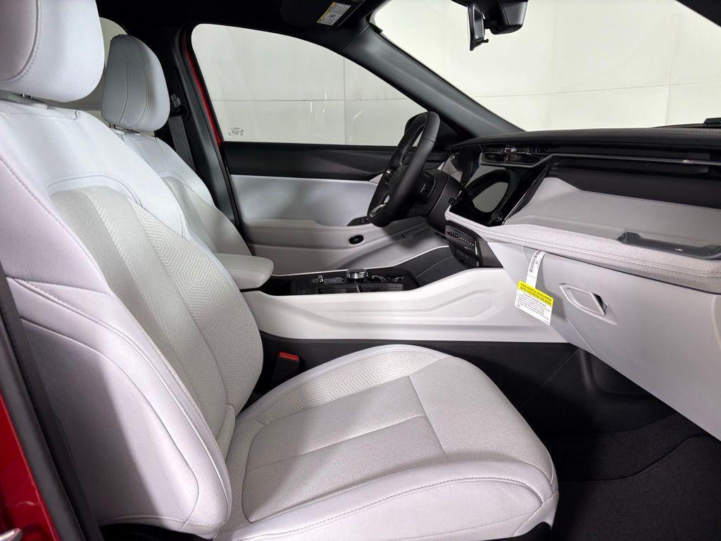 new 2026 Jeep Cherokee car, priced at $35,995