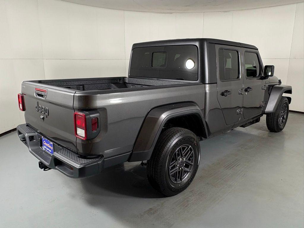 new 2026 Jeep Gladiator car, priced at $46,445