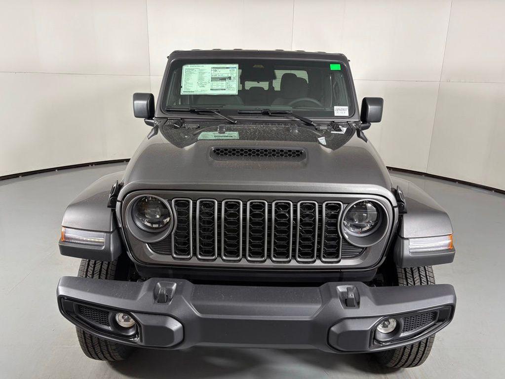 new 2026 Jeep Gladiator car, priced at $46,445