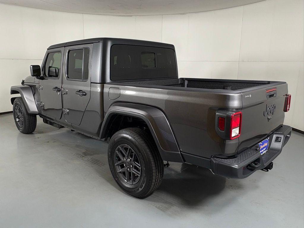 new 2026 Jeep Gladiator car, priced at $46,445