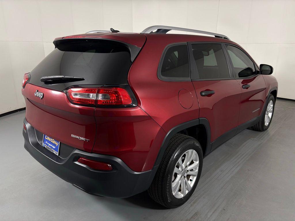 used 2015 Jeep Cherokee car, priced at $10,900
