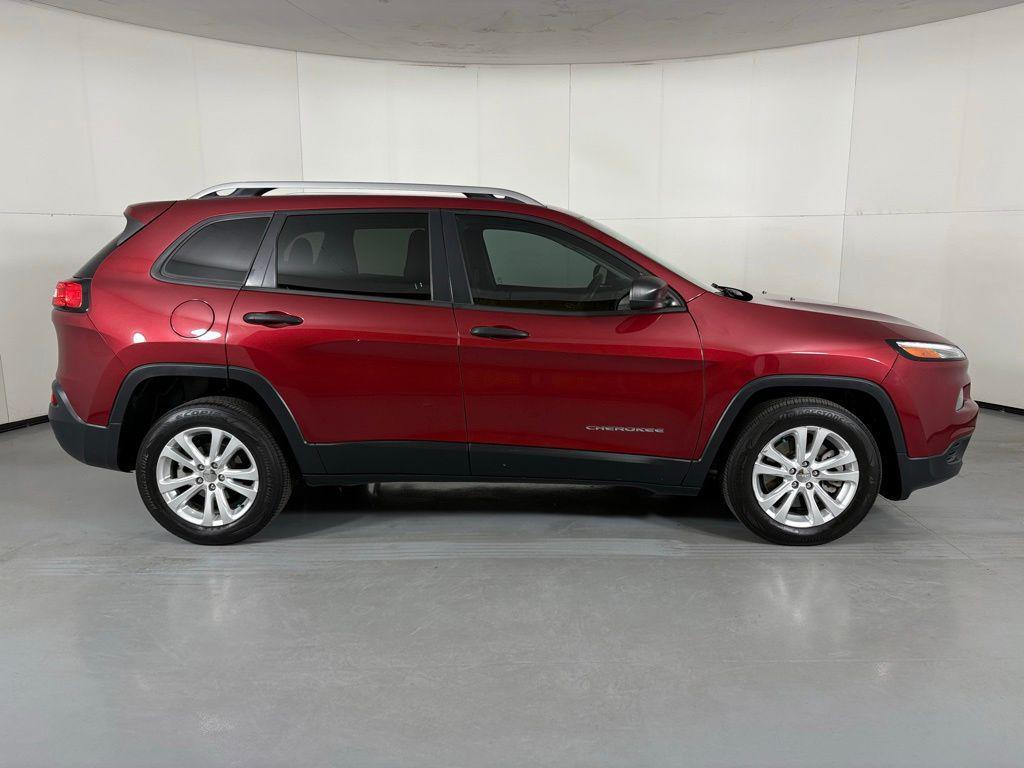 used 2015 Jeep Cherokee car, priced at $10,900