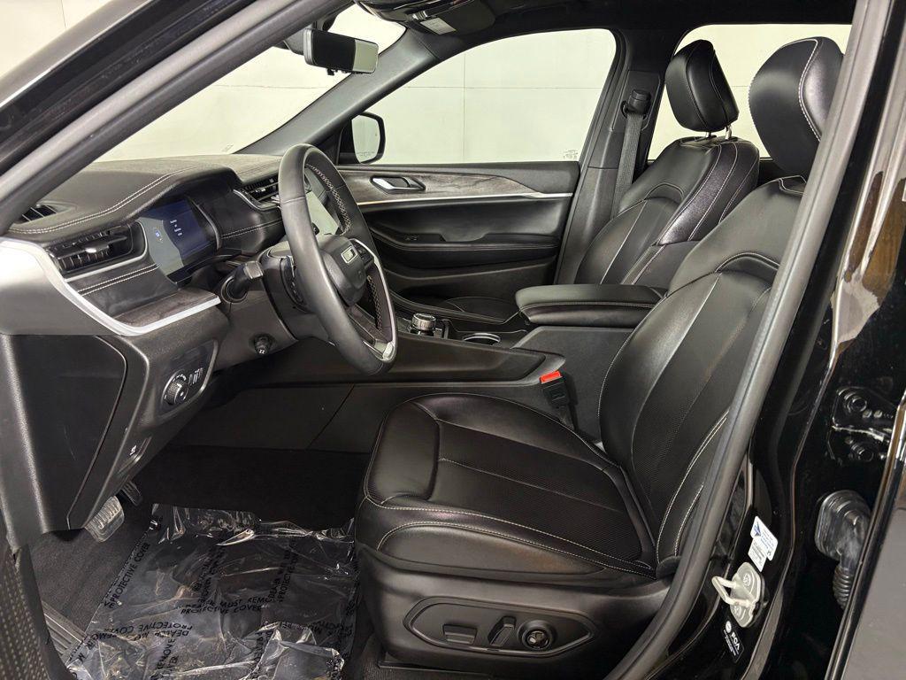 used 2024 Jeep Grand Cherokee L car, priced at $33,099