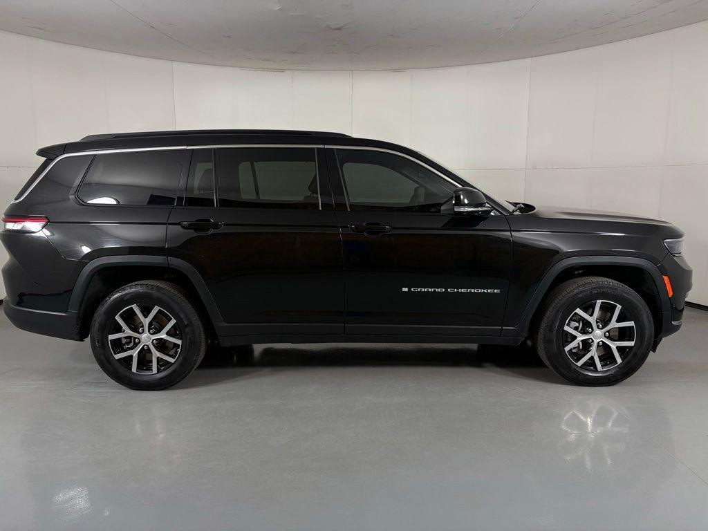 used 2024 Jeep Grand Cherokee L car, priced at $33,099