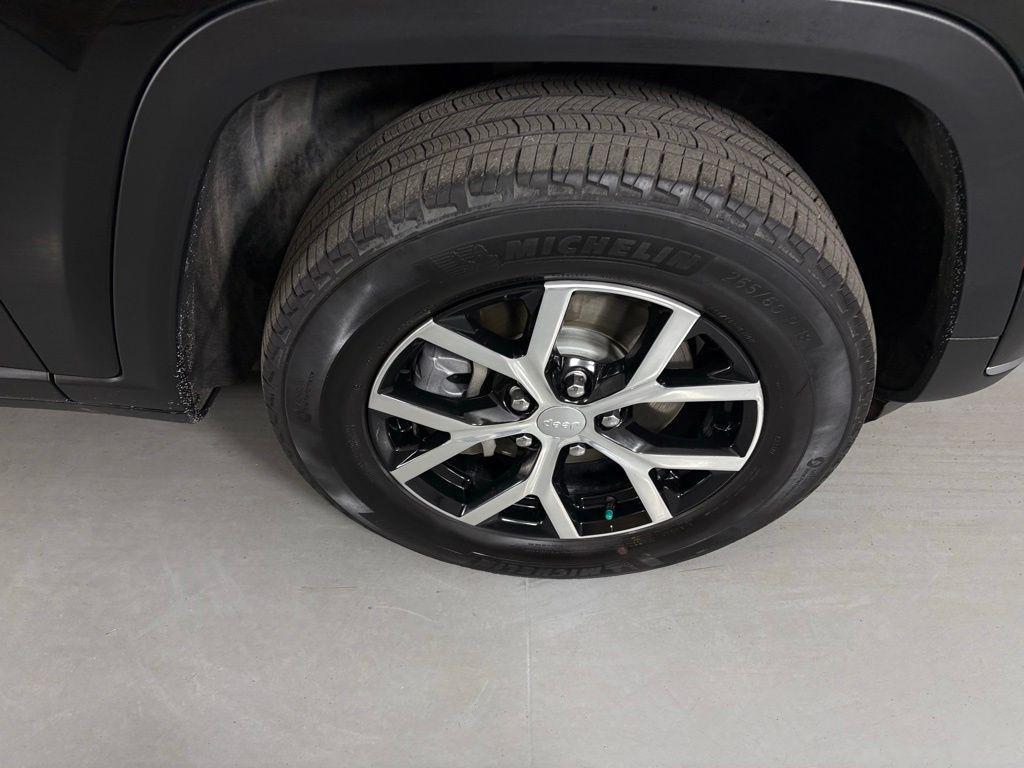 used 2024 Jeep Grand Cherokee L car, priced at $33,099