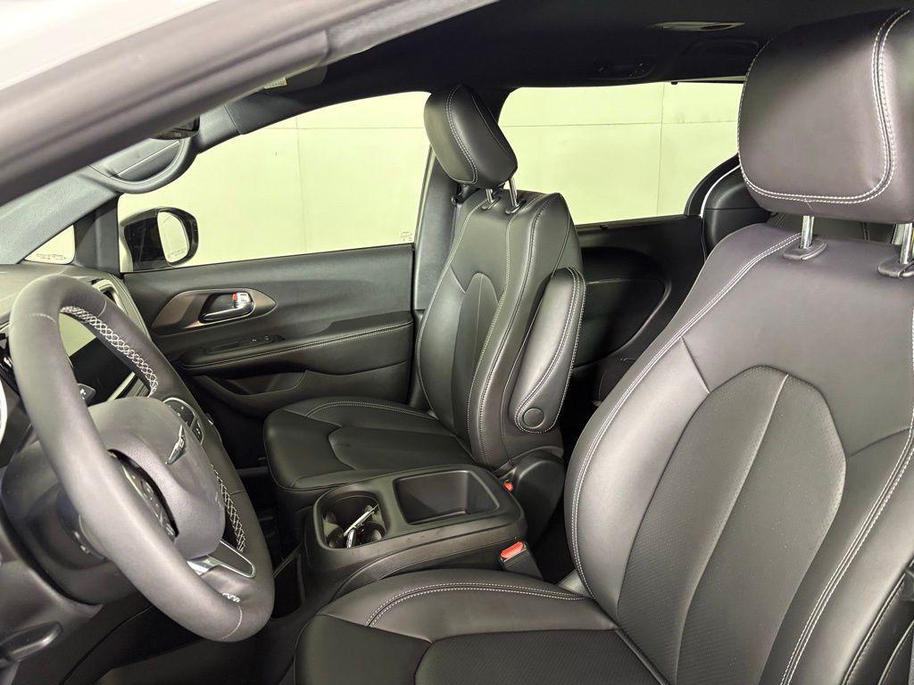 new 2026 Chrysler Pacifica car, priced at $37,920