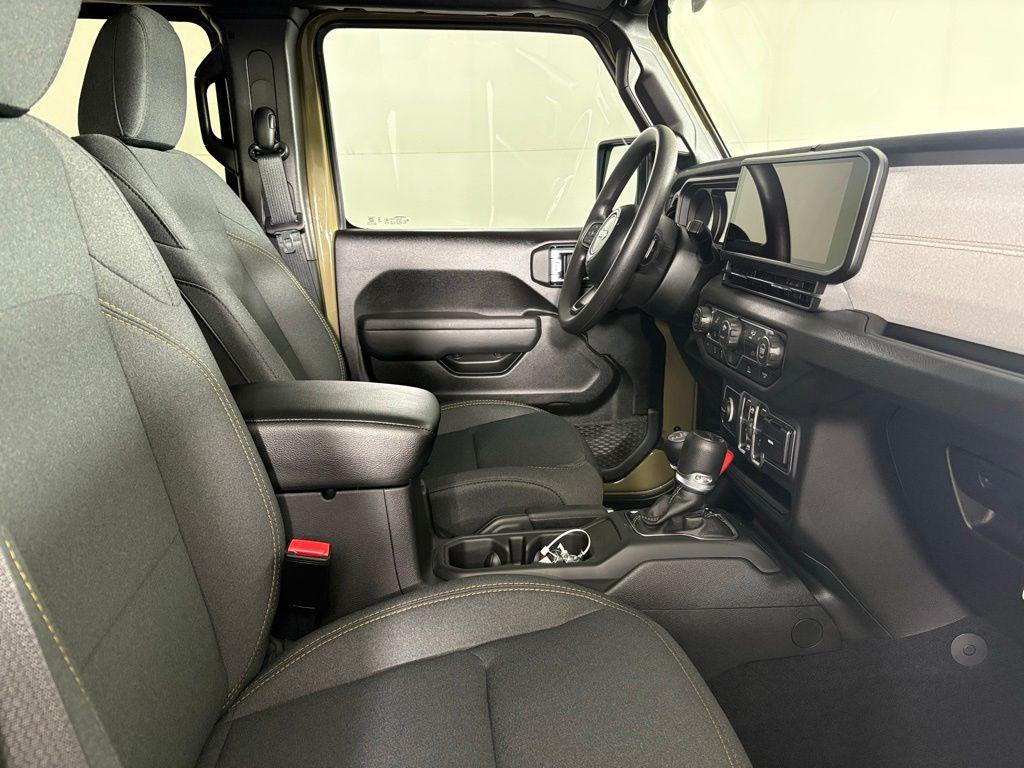 new 2026 Jeep Gladiator car, priced at $35,653