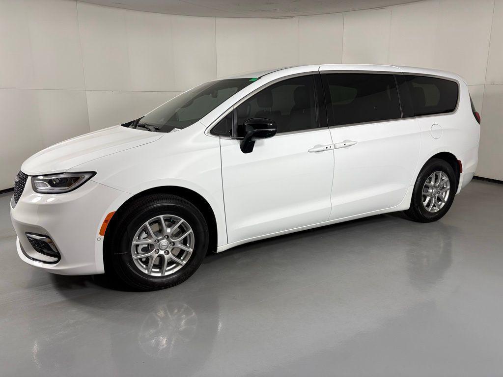 new 2026 Chrysler Pacifica car, priced at $39,380