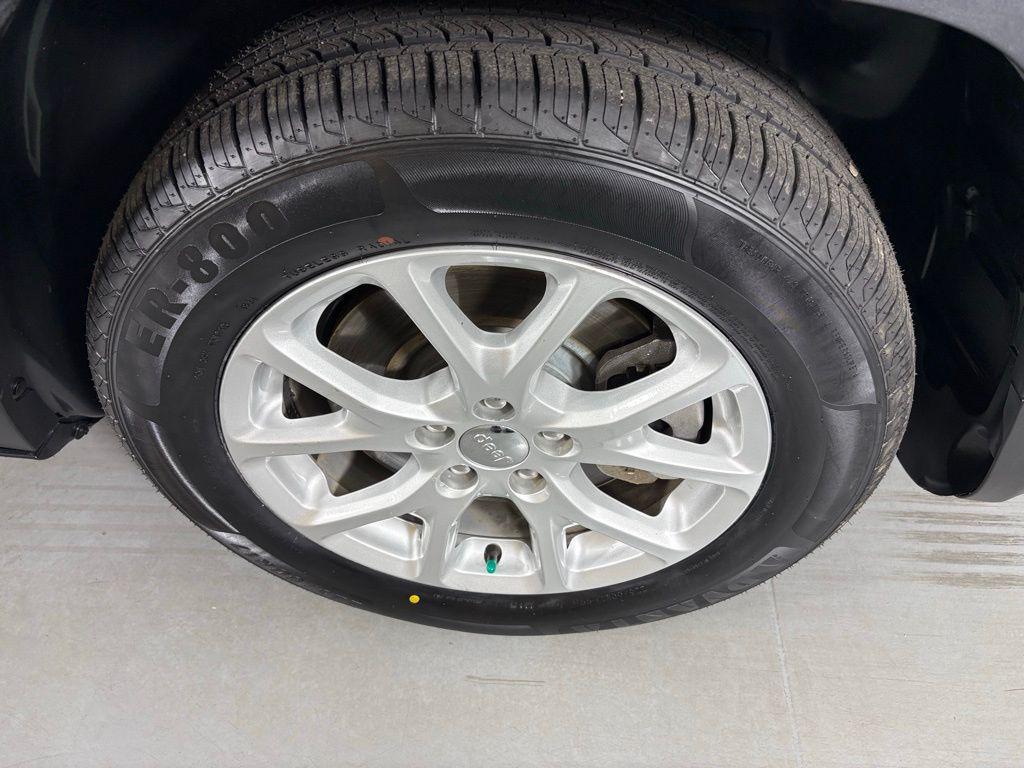 used 2018 Jeep Cherokee car, priced at $13,900