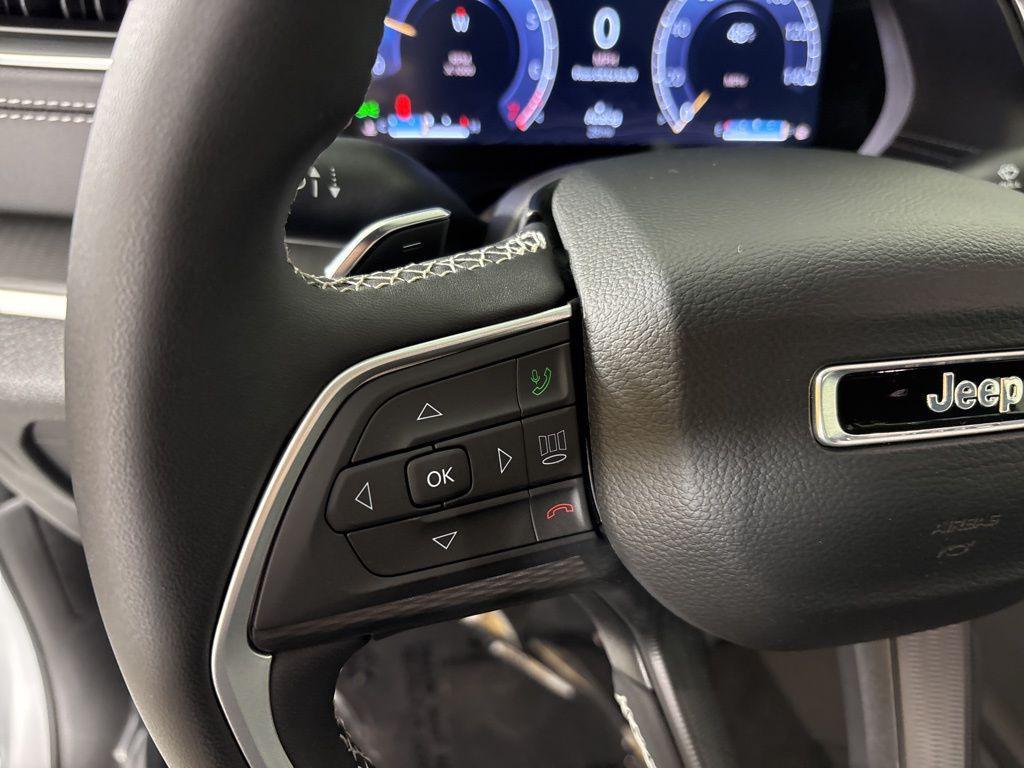 new 2025 Jeep Grand Cherokee car, priced at $34,900