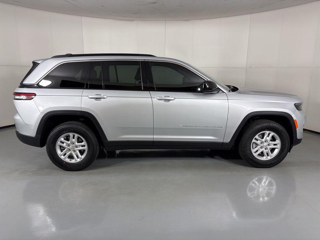 new 2025 Jeep Grand Cherokee car, priced at $34,900