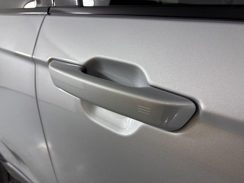 new 2025 Jeep Grand Cherokee car, priced at $34,900