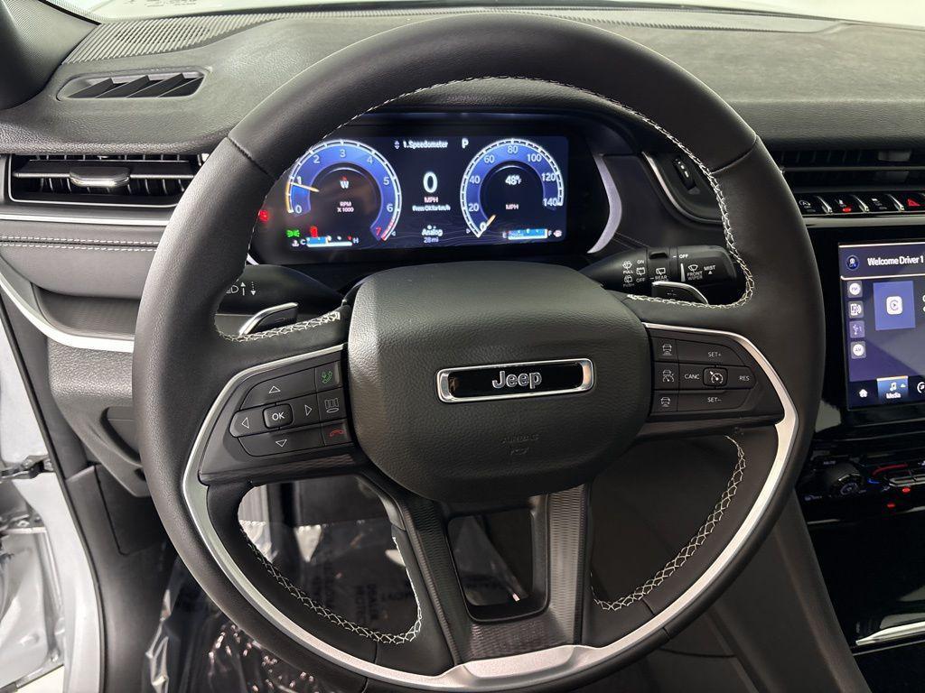 new 2025 Jeep Grand Cherokee car, priced at $34,900