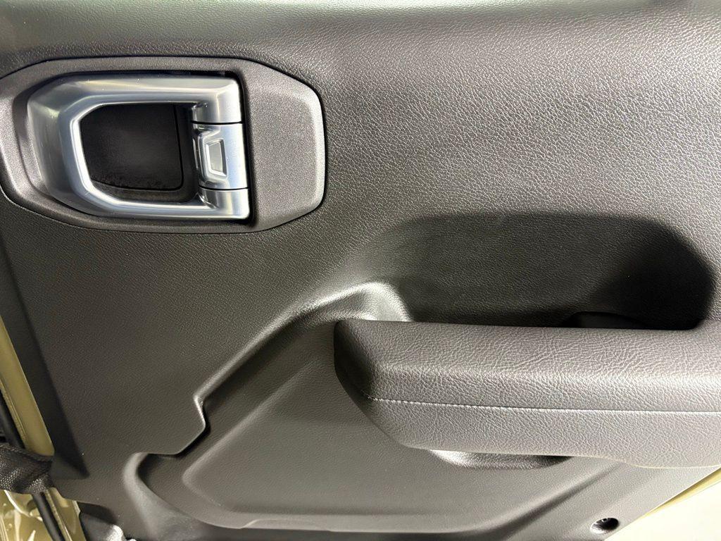 new 2026 Jeep Gladiator car, priced at $46,900