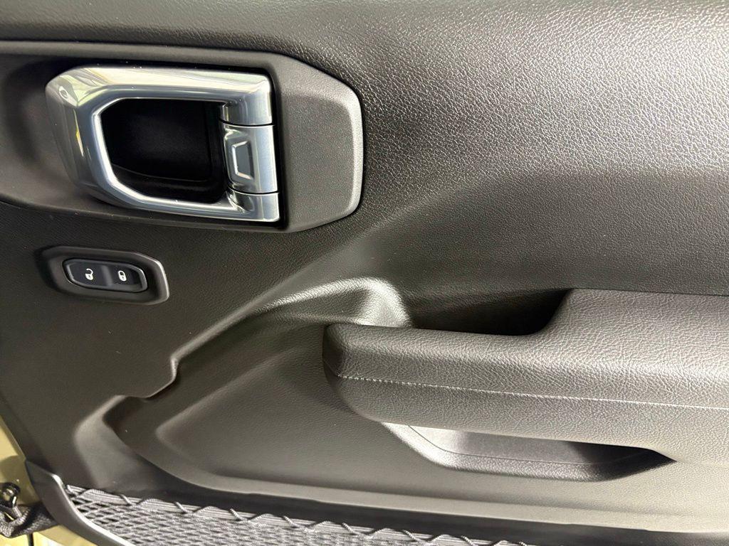 new 2026 Jeep Gladiator car, priced at $46,900