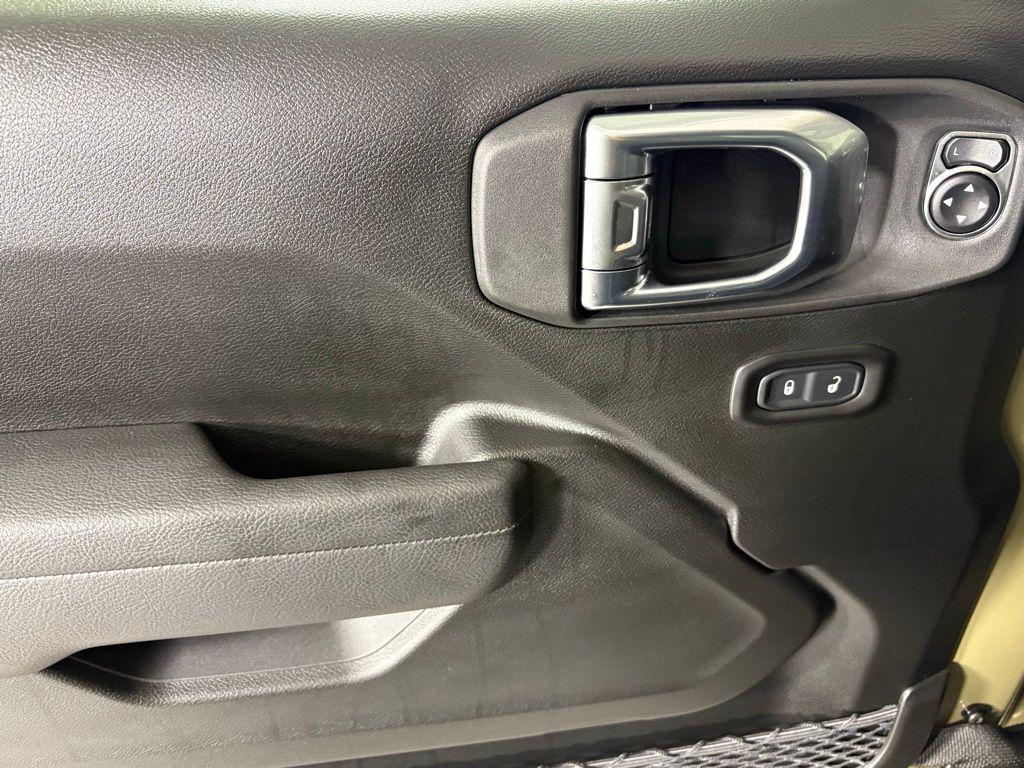 new 2026 Jeep Gladiator car, priced at $46,900