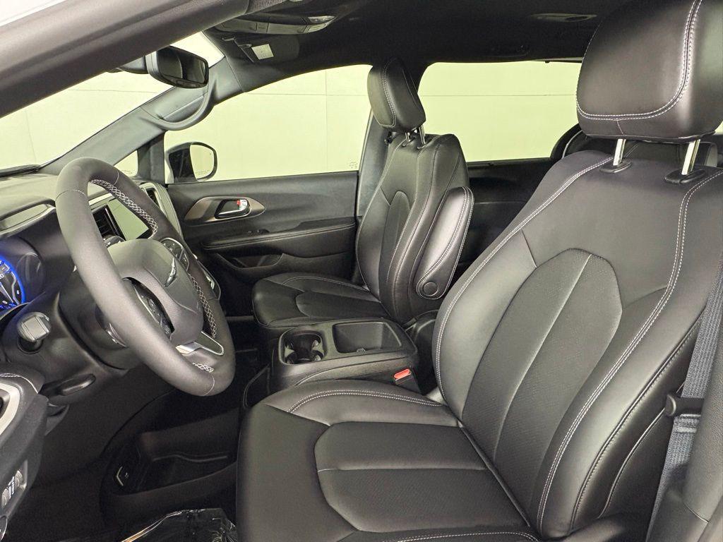 new 2026 Chrysler Pacifica car, priced at $38,420