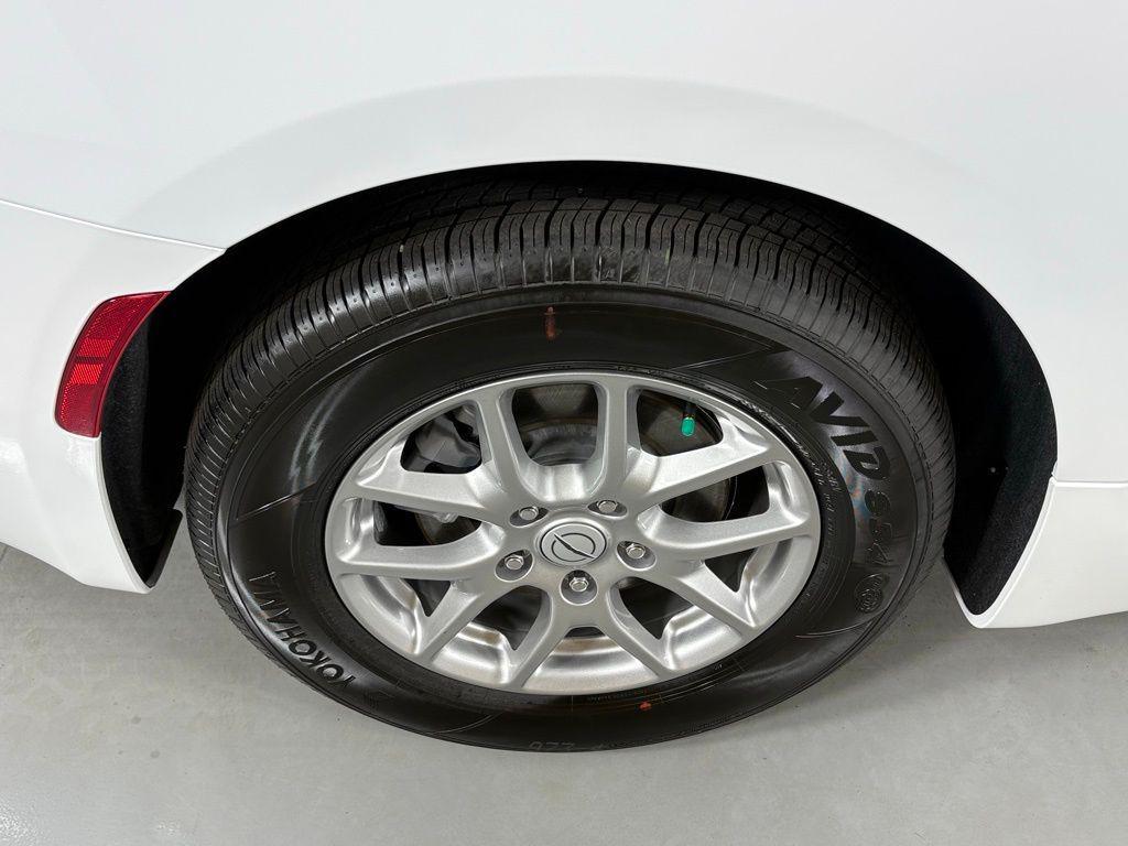 new 2026 Chrysler Pacifica car, priced at $38,420