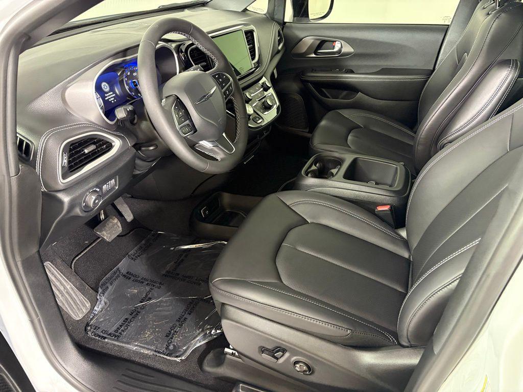 new 2026 Chrysler Pacifica car, priced at $38,420