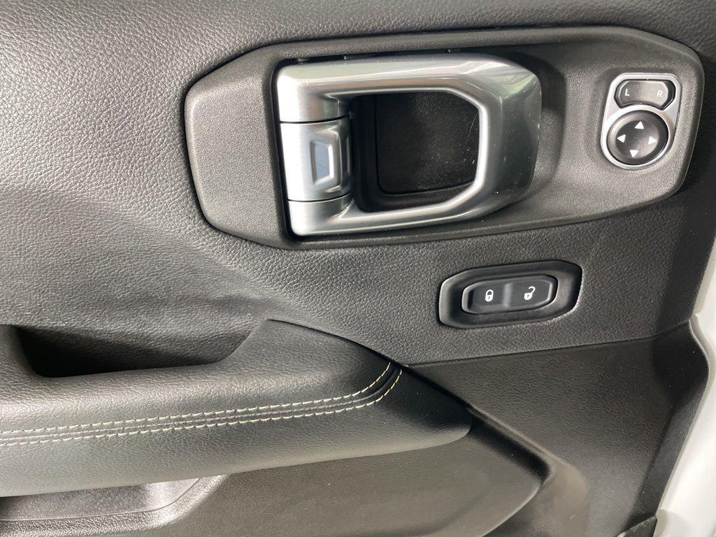 used 2023 Jeep Gladiator car, priced at $26,900