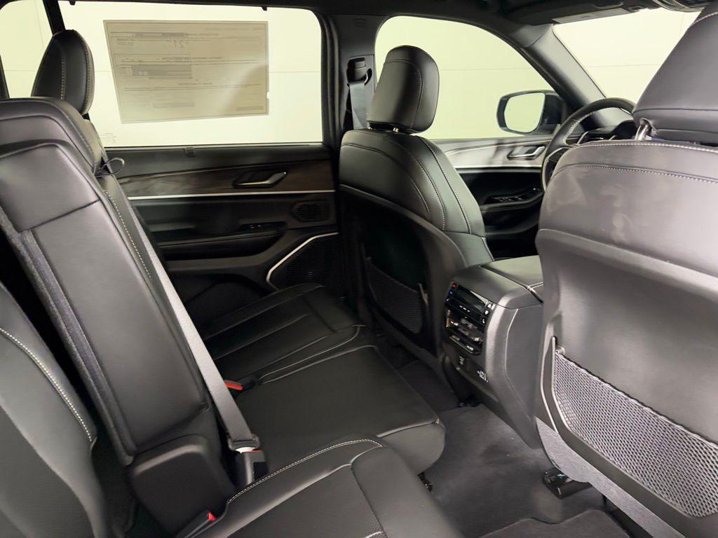 new 2025 Jeep Grand Cherokee L car, priced at $47,900