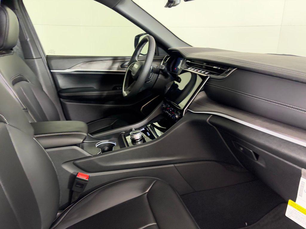 new 2025 Jeep Grand Cherokee L car, priced at $47,900