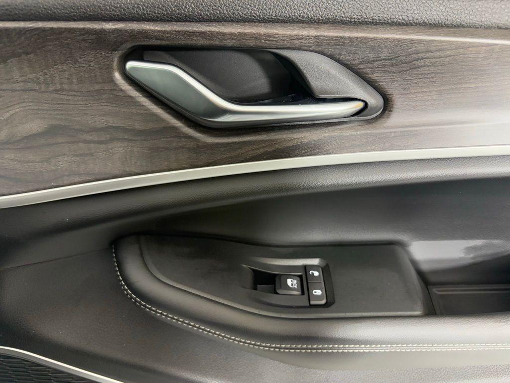 new 2025 Jeep Grand Cherokee L car, priced at $47,900