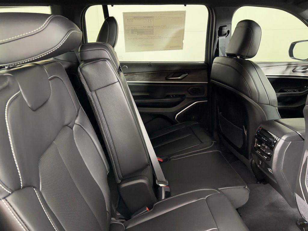 new 2025 Jeep Grand Cherokee L car, priced at $47,900