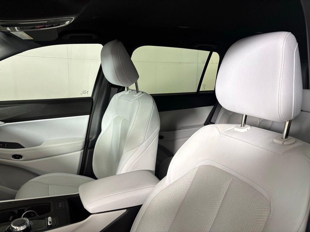 new 2026 Jeep Cherokee car, priced at $36,689