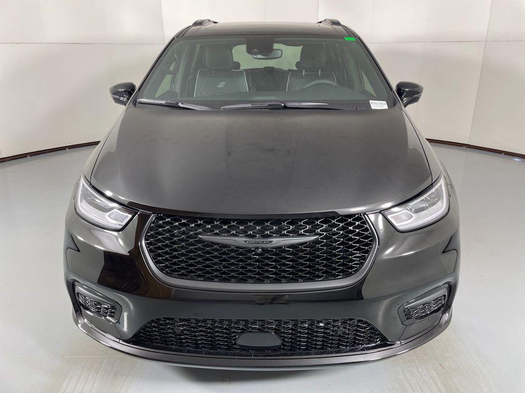 new 2026 Chrysler Pacifica car, priced at $43,315